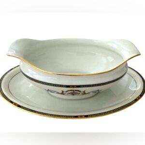 Vintage Noritake Laureate cottage pattern gravy boat & attached plate